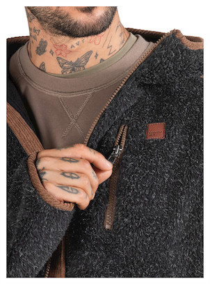 Cuello alto que ofrece protección adicional contra el frío.