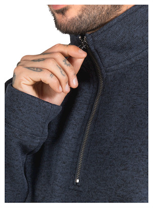 Pantalón de poliéster azul, ideal para el hombre moderno que busca comodidad y estilo.