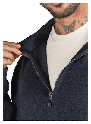 Pantalón masculino en tono azul, estilo casual, adecuado para aventuras al aire libre.