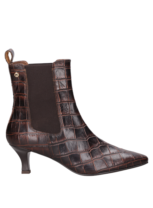 Botín femenino en tono chocolate, diseñado para elevar cualquier atuendo formal con sofisticación.