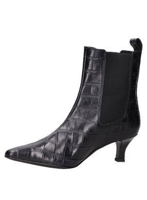 Botín negro de cuero grabado efecto piel de cocodrilo, estilo formal para mujer, ideal para ocasiones elegantes.