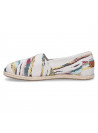 Calzado textil multicolor femenino, ideal para un look relajado.