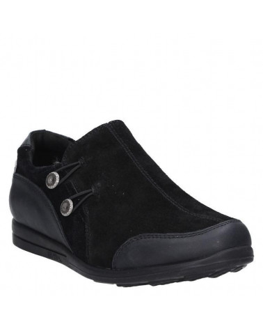 Zapato negro casual femenino, ideal para uso diario.