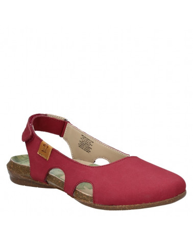 Sandalia casual de mujer en cuero rojo, ideal para ocasiones informales y ambientes laborales relajados.