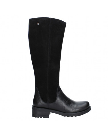 Elegante bota de cuero negra para mujer con caña alta y estilo casual.