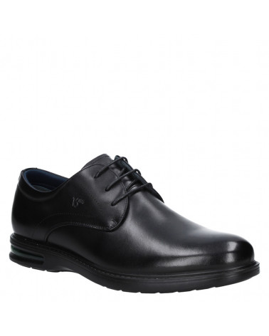 Zapato derby negro de cuero para hombre, estilo casual con punta redonda.