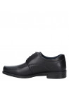 Zapato de cuero negro para hombre con diseño clásico y forro transpirable.