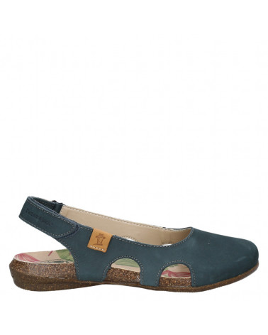 Sandalia azul de cuero para mujer, semi-cerrada, cubre el pie y deja el talón libre. Ideal para ocasiones casuales.