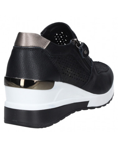 Calzado de cuero negro para mujer, elegante y versátil, con plataforma de 7 cm.