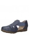 Calzado casual de cuero azul para mujer, ideal para uso diario.