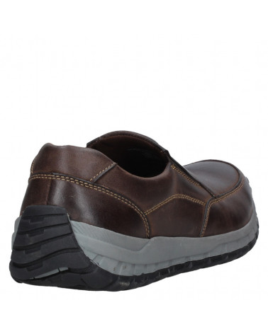 Zapato de cuero marrón tipo mocasín, estilo casual para hombre, con suela de buen agarre, perfecto para el día a día.