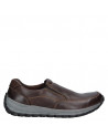 Zapato mocasín de cuero marrón para hombre, diseño moderno y funcional sin cordones, ideal para un look casual y urbano.