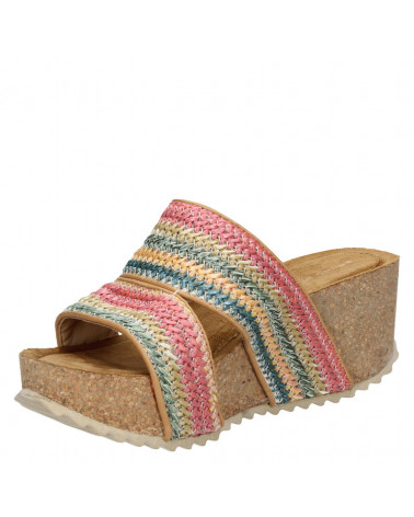 Calzado casual multicolor de mujer, sandalia con plataforma y diseño moderno.