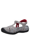Sandalia de cuero gris para mujer, estilo utilitario, perfecta para caminar largas distancias con comodidad.