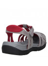 Sandalia gris de cuero para mujer con diseño robusto, ideal para actividades al aire libre, con tiras en el empeine.