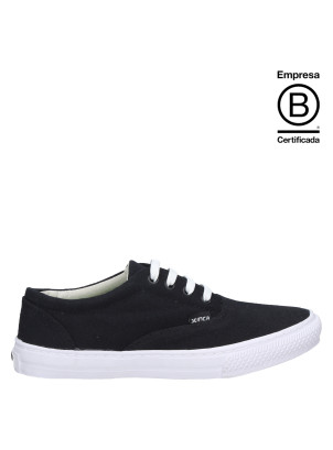 Zapatilla Uxu Negro Calzado unisex negro estilo informal, fabricado con materiales reciclados y sostenibles.
