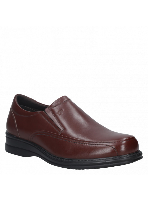 Zapato de hombre negro de cuero tipo mocasín, diseño clásico sin cordones, ideal para vestimenta semi-formal.