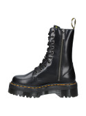 Botín de cuero negro Dr Martens, diseño exclusivo con taco plano de 5 cm y punta redonda.