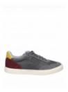 zapatilla de cuero/textil gris para hombre con diseño retro y suela flexible.
