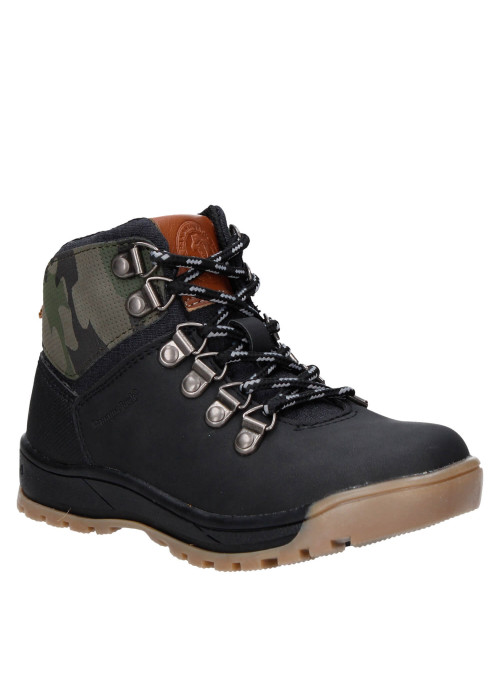 Botín negro de niño, estilo informal, con sistema de cordones y ganchos metálicos, ideal para actividades al aire libre.