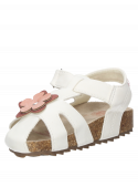 Sandalia de niña, color blanco, material sintético, adecuada para actividades al aire libre y en casa.