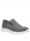 zapatilla gris con detalle de cuero en el talón, diseño minimalista y moderno, perfecta para un look casual relajado.