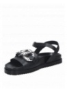 Calzado de cuero negro, sandalia femenina informal, perfecta para mantener frescura y comodidad.