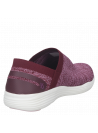 zapatilla burdeos casual mujer con taco plano de 3.5 cm y punta redonda