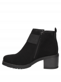 Botín sintético negro femenino con altura de caña de 14,5 cm, ideal para looks modernos.