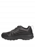 Zapatilla negra de mujer estilo outdoor, versátil para enfrentar retos diarios.