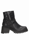 Botín negro de cuero para mujer, estilo atrevido con taco bloque que estiliza la figura.